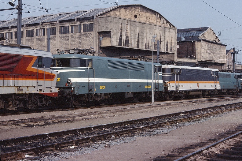 fsncf17041982ivrybb92281cm.jpg