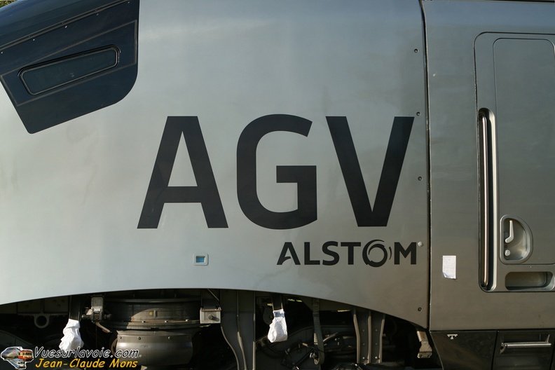 Alstom_AGV-Pegase_2008-10-10_Villeneuve-94_2_VSLV.jpg