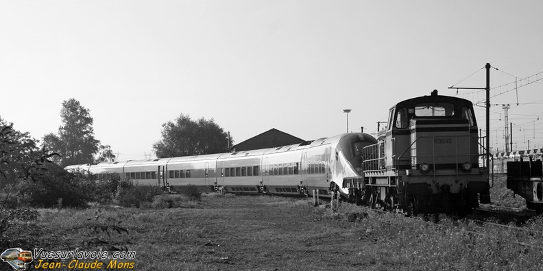 Alstom_AGV-Pegase_2008-10-10_Villeneuve-94_8_VSLV.jpg