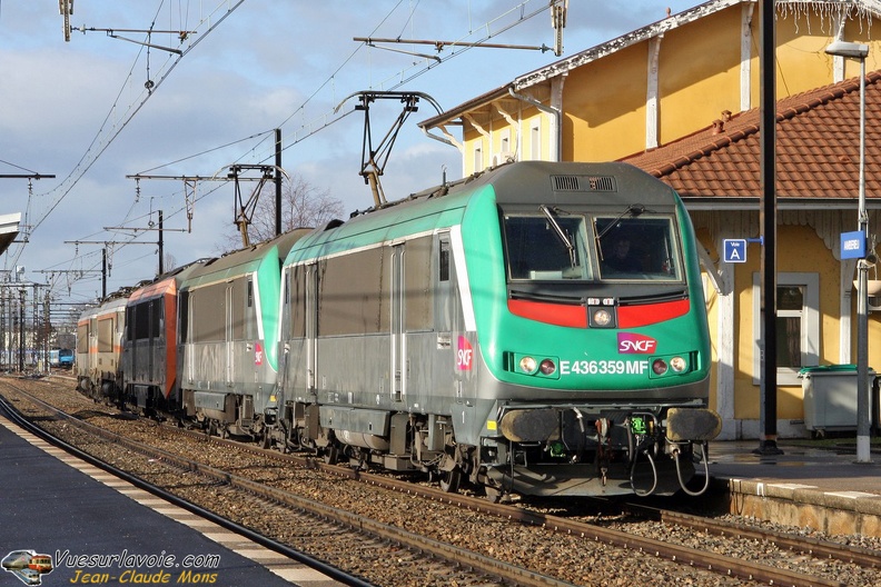 SNCF_36359-et-Machines_2007-12-09_Amberieu-01_VSLV.jpg