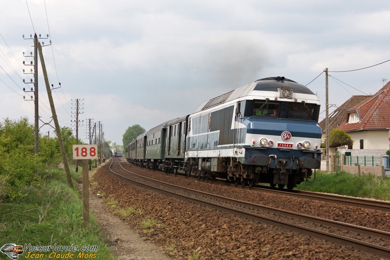 SNCF_72084_2009-04-26_Noyelles-80_VSLV.jpg