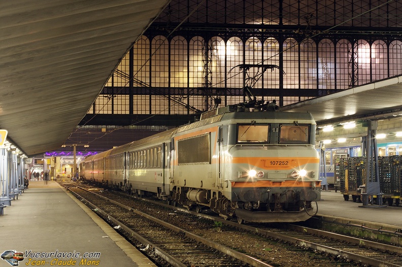 SNCF_7252_2008-12-16_Paris-Austerlitz_VSLV.jpg