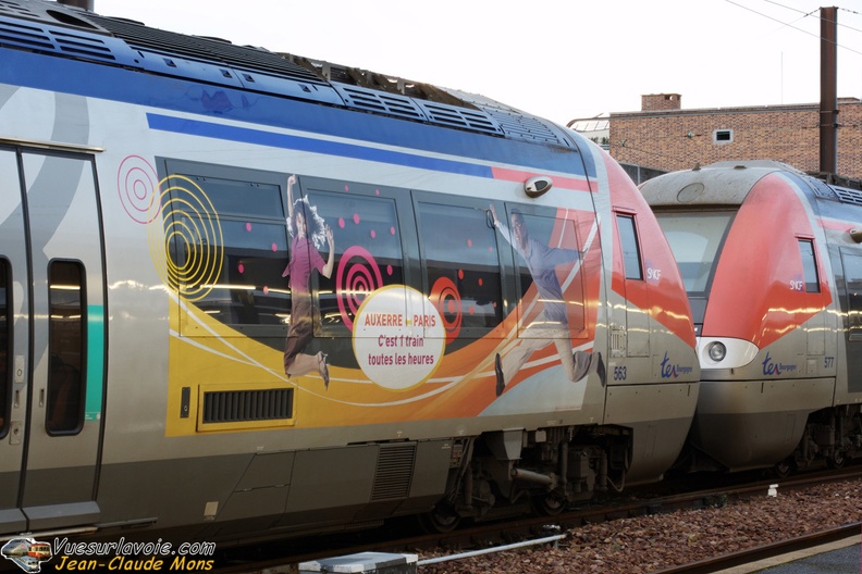 SNCF_B81563_2008-12-05_Paris-Bercy_VSLV.jpg