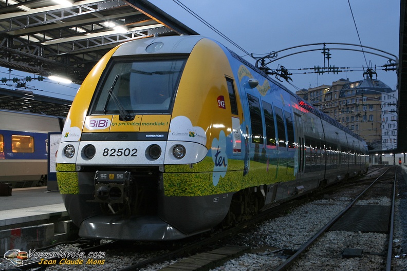 SNCF_B82502-501_2007-10-09_Paris-Est_VSLV.jpg