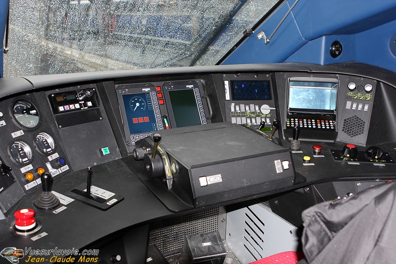 SNCF_TGV-Duplex-Dasye-702_2008-02-01_Paris-Lyon_cabine.jpg