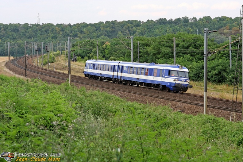 SNCF_X1501-1502_2008-07-31_Chalifert-77_VSLV.jpg