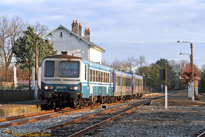 SNCF_X2106-2130-UM_2010-12-28_Gramat-46_VSLV.jpg