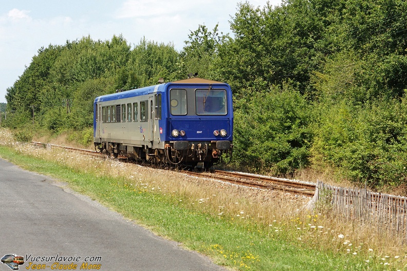 SNCF_X2247_2009-08-06_Varetz-19_VSLV.jpg