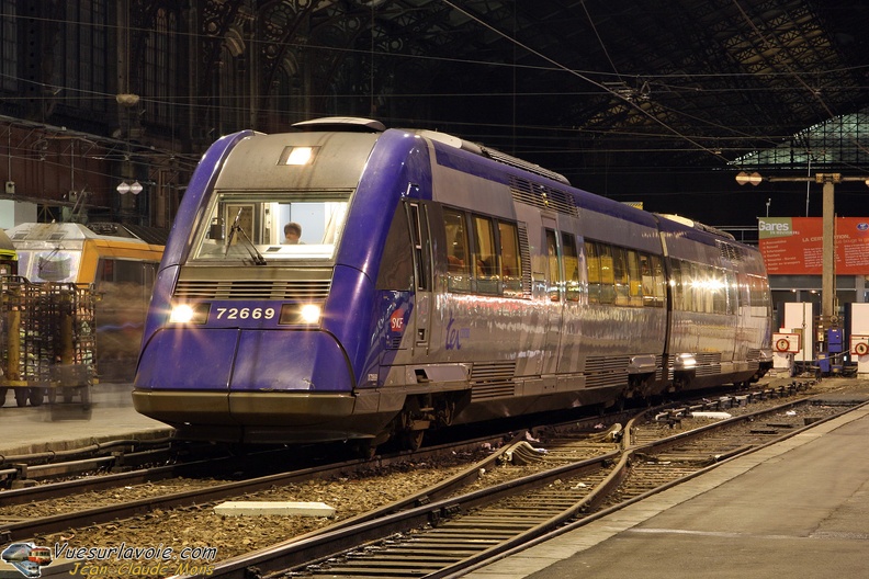 SNCF_X72669-70_2008-01-16_Paris-Austerlitz_VSLV.jpg