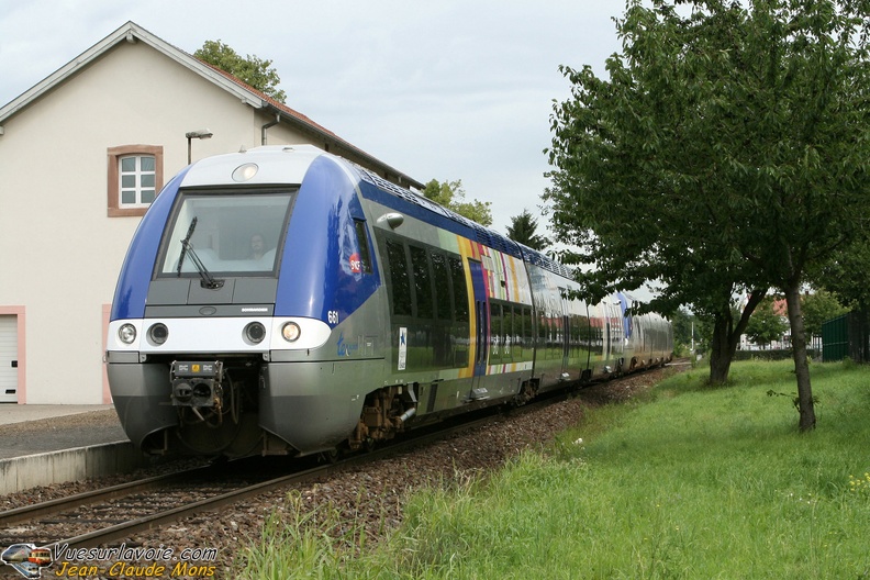 SNCF_X76661-62-UM_2007-06-29_Bischoffsheim-67_VSLV.jpg