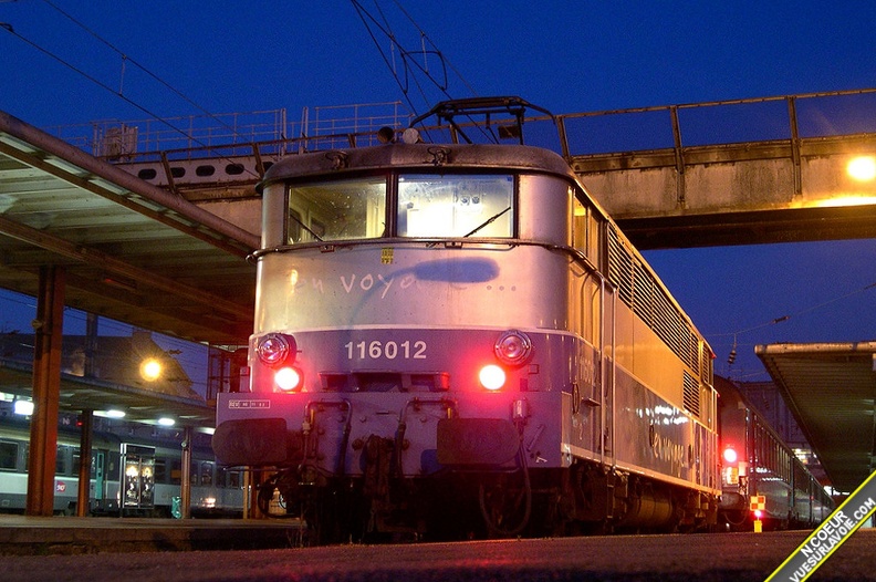 BB16012_-_Gare_Amiens_11-04-2006.jpg