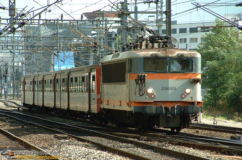 BB25666_090804_Grenoble.jpg