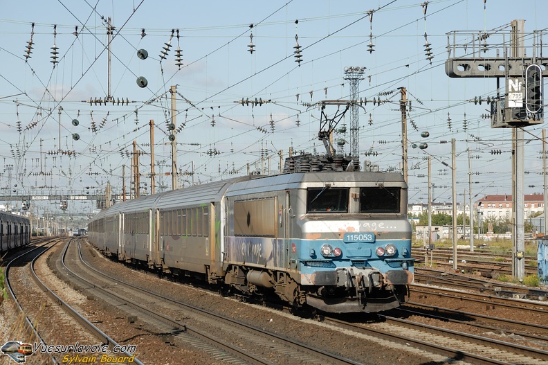 091014_SNCF_-_BB_15053_CIC_Normandie_-_Pont_Cardinet.jpg