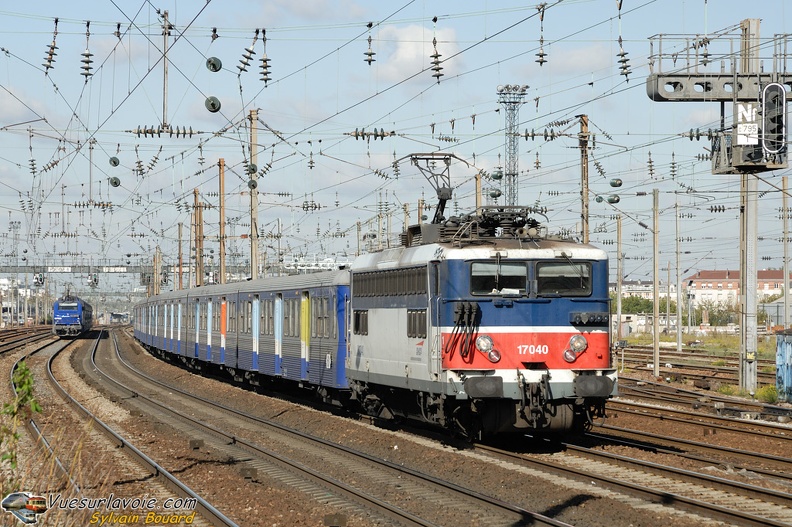 091014_SNCF_-_BB_17040_RIB_-_Pont_Cardinet.jpg