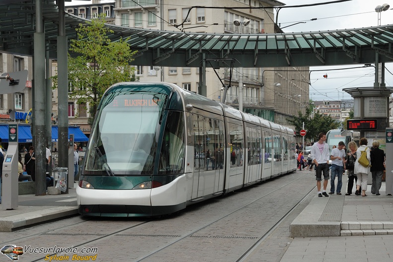 100806_DSC_2516_CTS_-_Alstom_Citadis_-_Homme_de_fer.jpg