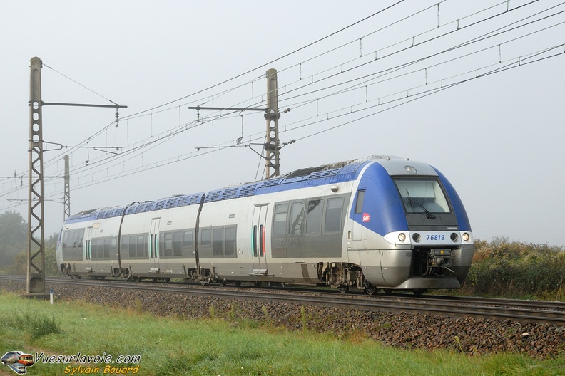 101001_DSC_2723_SNCF_-_X_76819_-_Meursault.jpg