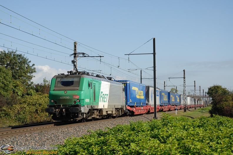 101001_DSC_2737_SNCF_-_BB_37030_-_Meursault.jpg