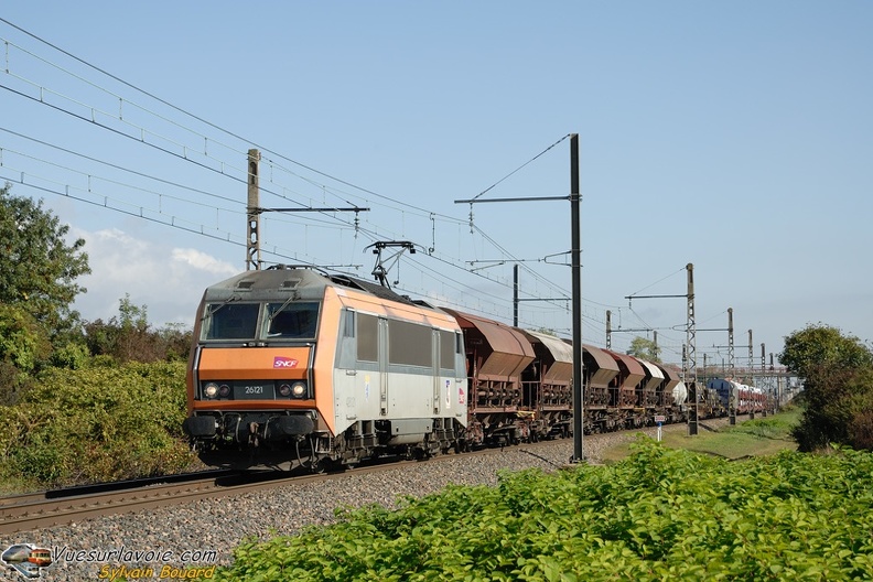 101001_DSC_2739_SNCF_-_BB_26121_-_Meursault.jpg