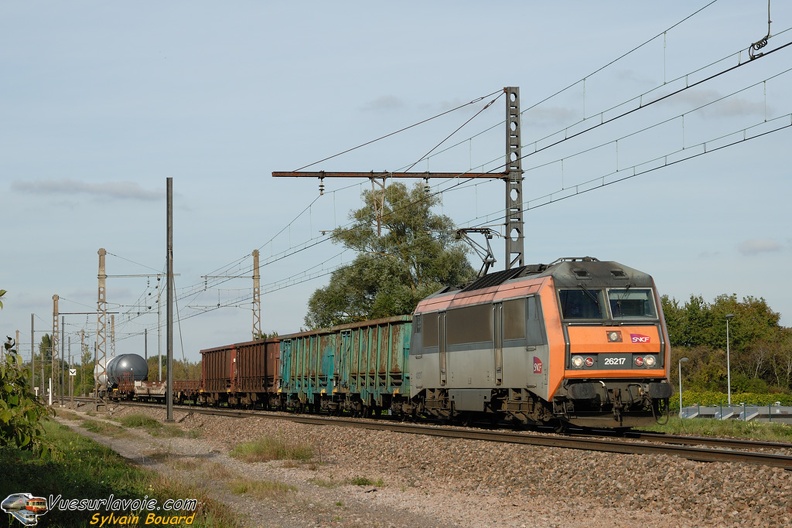 101001_DSC_2768_SNCF_-_BB_26217_-_Meursault.jpg