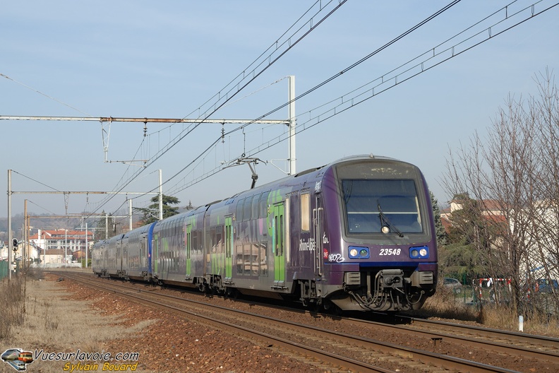 110208_DSC_3143_SNCF_-_Z_23547_-_Le_Peage_de_Roussillon.jpg