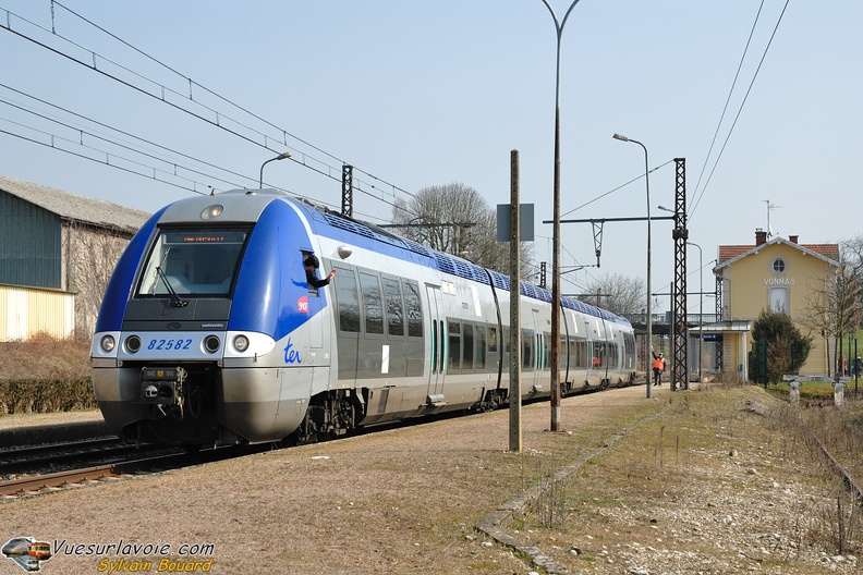 110307_DSC_3361_SNCF_-_B_82582_-_Vonnas.jpg