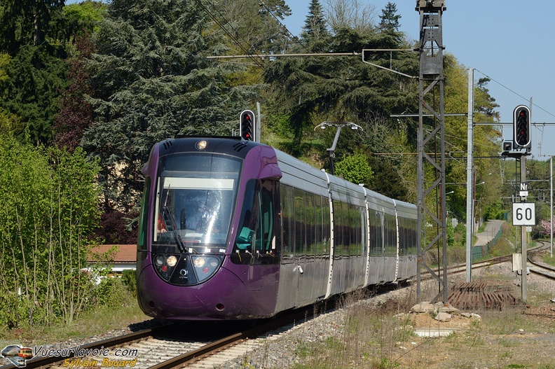 110415_DSC_0483_SNCF_-_U_52500_-_Charbonnieres-les-bains.jpg