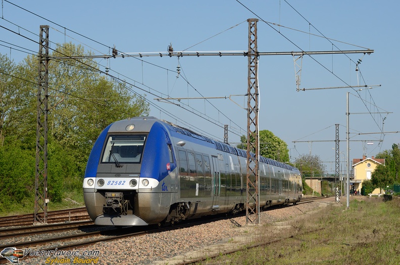 110420_DSC_0519_SNCF_-_B_82581_-_Vonnas.jpg