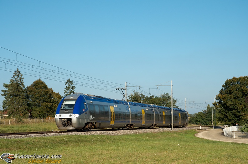 110923_DSC_1461_SNCF_-_B_82629_-_Montfalcon.jpg