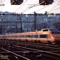 YS_-_TGV_SE_71_quittant_LPR_pour_Paris_Mars_95.jpg