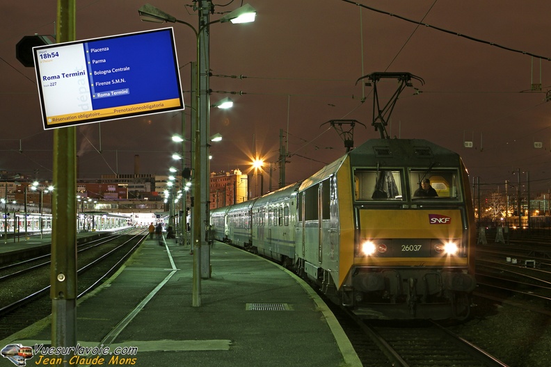 +SNCF_26037_2011-12-10_Paris-Bercy_VSLV.jpg