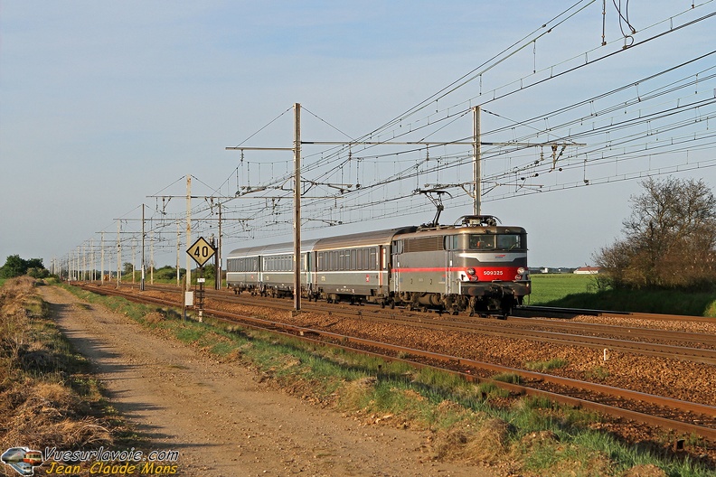 +SNCF_9325_2011-05-05_Monnerville-91_VSLV.jpg