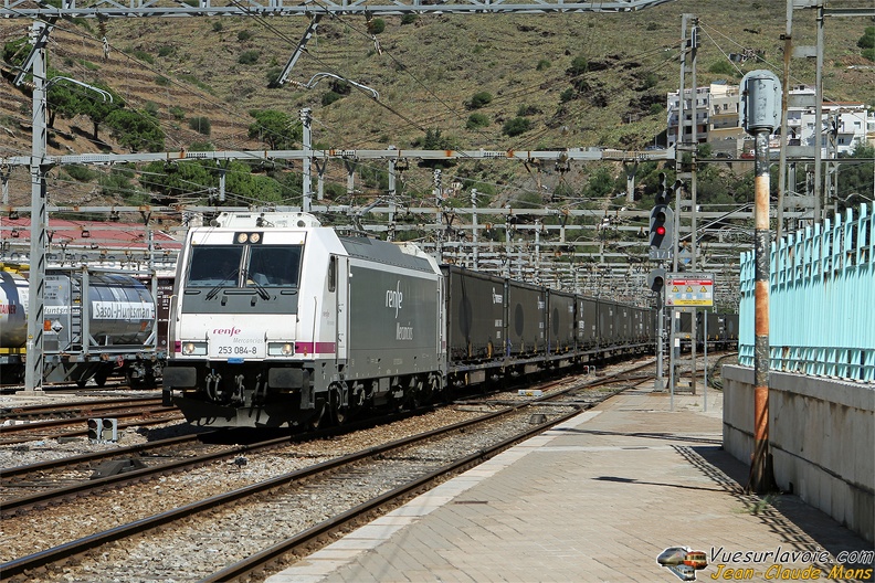 +Renfe_253-084_2012-08-26_Port-Bou-Espagne_IDR.jpg