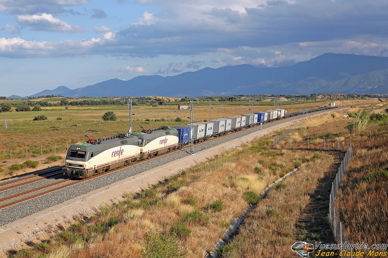 +Renfe_252-024-UM_2013-08-27_Trouillas-66_IDR.jpg