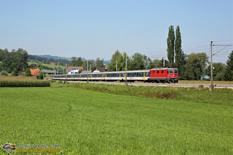 +CFF_Re-4-4-11121_2015-08-22_Neuenkirch-Suisse_IDR.jpg