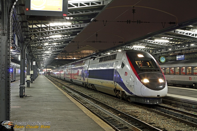 +SNCF_TGV-Dasye-744_2015-10-19_Paris-Est_IDR.jpg