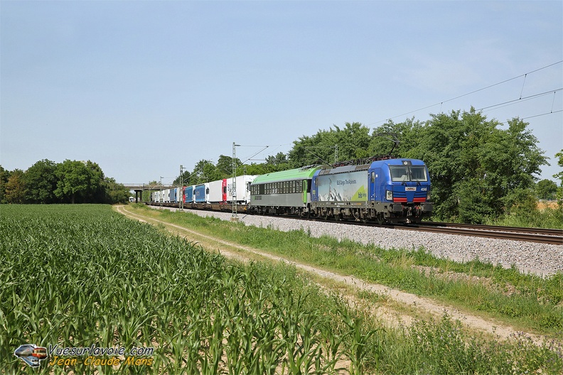 +BLS-Hupac_193-496_2022-06-17_Buggingen-Allemagne_VSLV.jpg