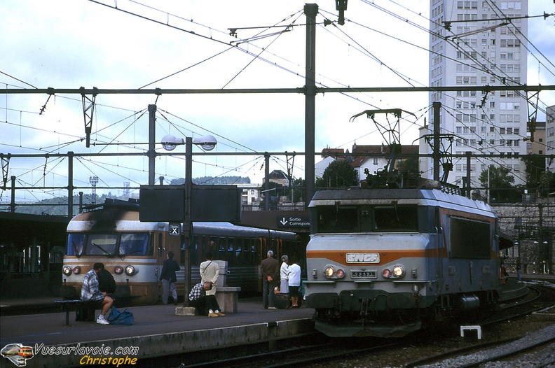 25081996.jpg