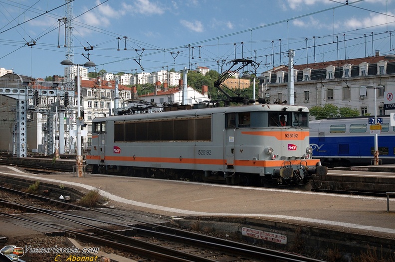 3005200925192.jpg