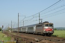 BB 25237 et Corails (7129 visits) Arrivée à Ambérieu du TER 96504 reliant Lyon Part Dieu à Genève. BB 25237 et Corails