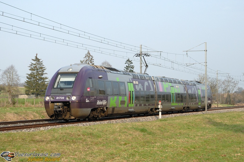 110303_DSC_3277_SNCF_-_B_81709_-_Montfalcon.jpg
