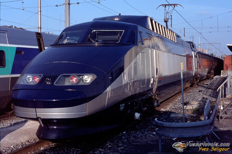 YS_-_TGV_P01_JPO_Lyon_Scaronne_Sept_98.jpg