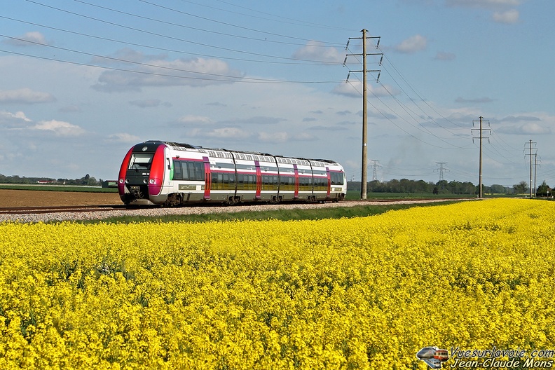 +SNCF_B82683-684_2012-05-01_Verneuil-l'Etang-77_VSLV.jpg