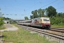 BR 101 110 DB et EC 7 à Riegel (138 visits) Mené par la BR 101 110 dont la livrée célèbre les 50 ans d'Intercités depuis 2021, l'EC 7 passe... BR 101 110 DB et EC 7 à Riegel