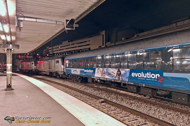 +Europe-Express-Travelski_75326-75330-UM_2025-12-19_Paris-Lyon-75_b_VSLV.jpg
